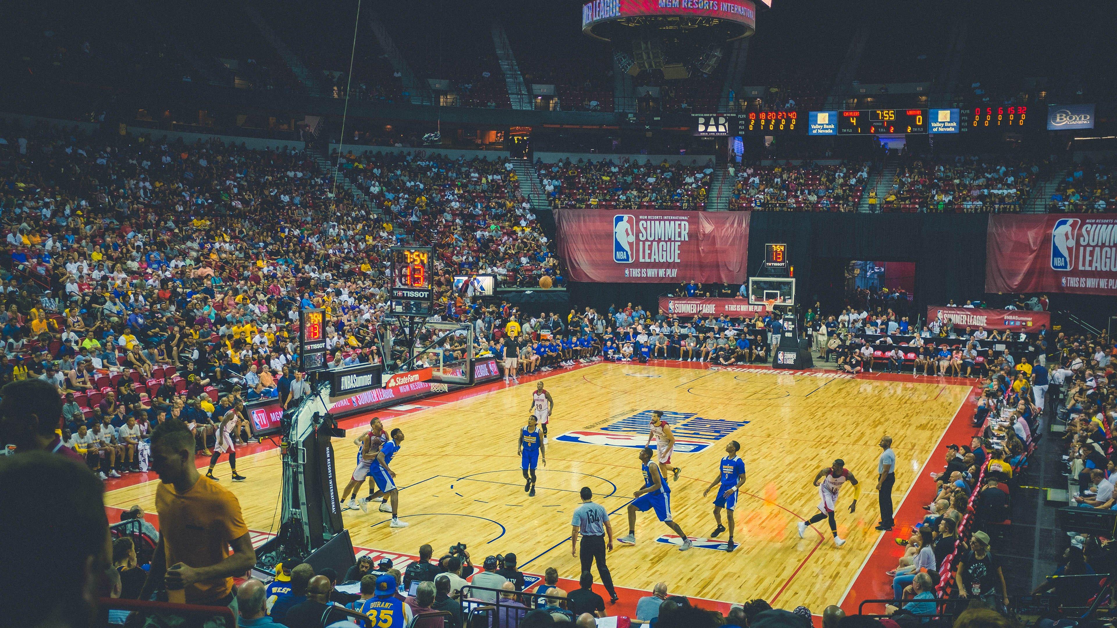 文班亚马赛场展现非人天赋 球迷惊呼其表现宛如外星人